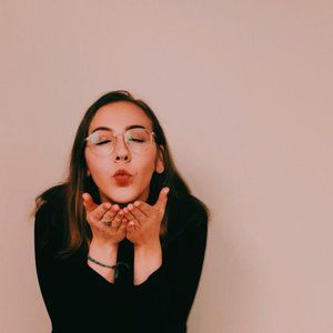 Meet your Posher, Chrissy